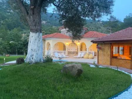 Bungalow For Sale In Akkaya Taşliburunda