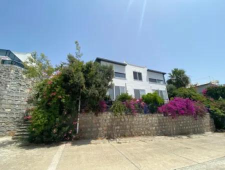 Magnificent Villa For Sale With Sea View In Dalaman