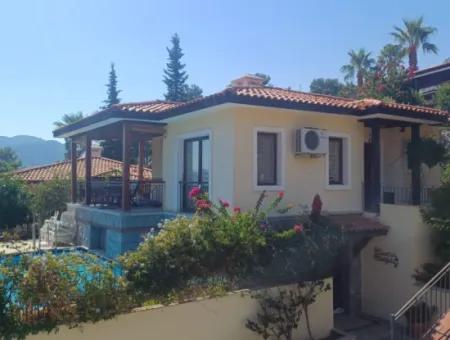 Göcek'te Site İçerisin De 4+1 Satılık Villa