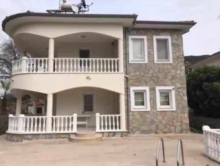 Gürköy Mevkiin De  Tasarım Harikası 3+1 Satılık Villa